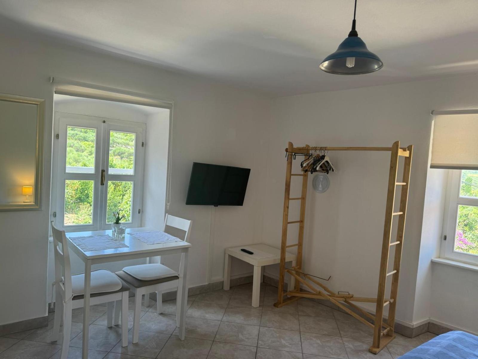 Mediterranes Ferienhaus M. Terrasse ヴェリ・ロシニュ エクステリア 写真